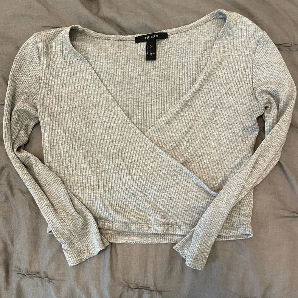 Forever 21 grey cropped quarter length top